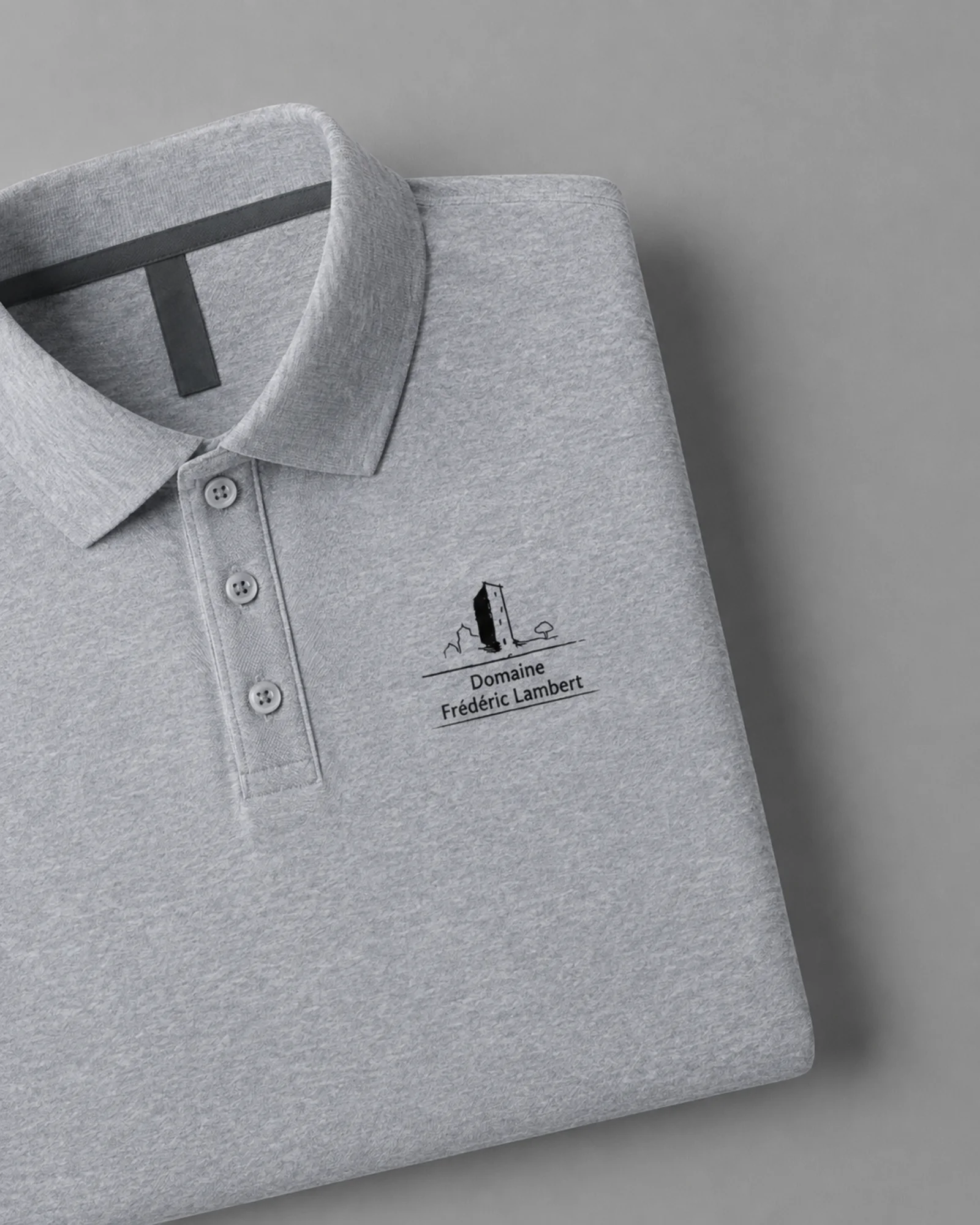 Pulls et polos personnalisés — Domaine Frédéric Lambert : visuel principal fourni par FAST COM